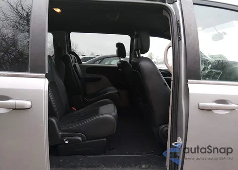 2018 Dodge Grand Caravan Sxt z USA, uszkodzony, nr VIN 2C4RDGCG9JR210245